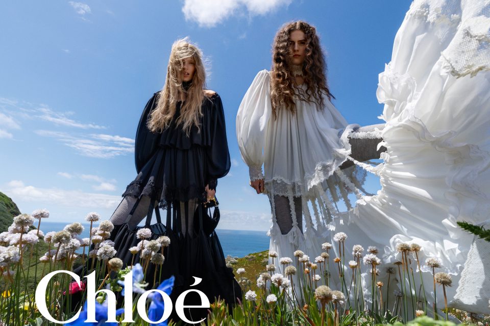 CHLOÉ WINTER 2026: FEMININITY, CRAFTSMANSHIP AND THE FREEDOM OF THE LANDSCAPE