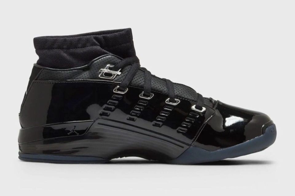 Air Jordan 17 Low Black Patent side profile