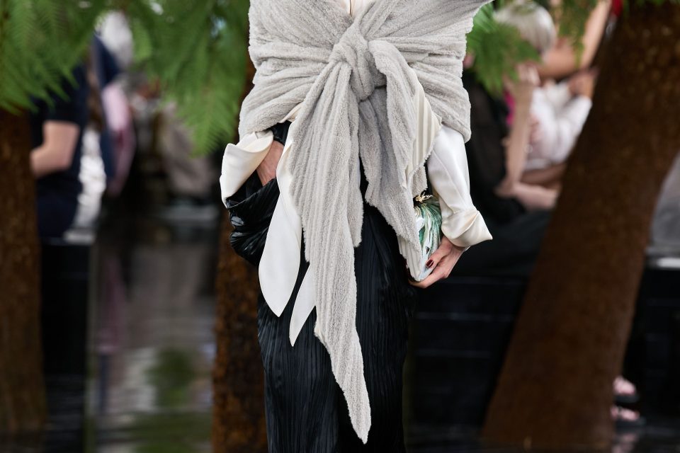 JONATHAN ANDERSON’S DIOR HAUTE COUTURE DEBUT FINDS NEW FLUIDITY IN THE BAR SUIT