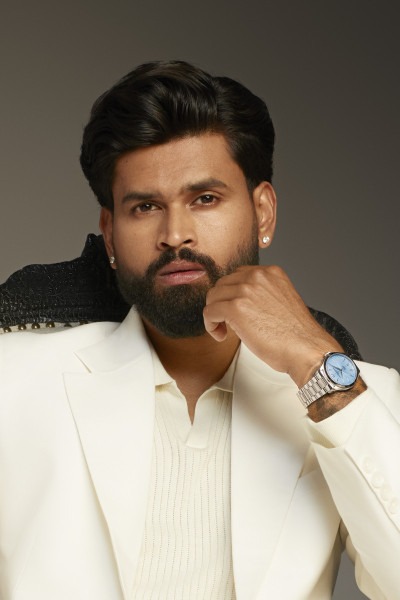 BAUME & MERCIER WELCOMES SHREYAS IYER AS FRIEND OF THE MAISON