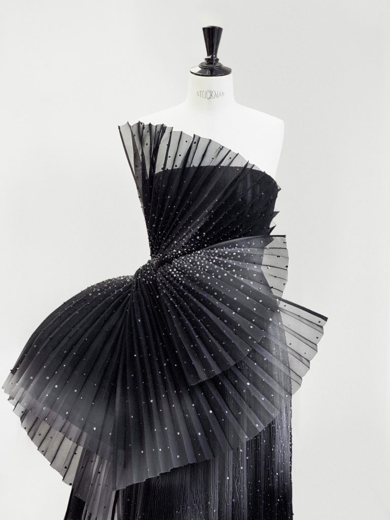 Dior’s Historic Silhouette Reimagined: Jonathan Anderson Channels Poulenc for Céline Dion’s Paris Return
