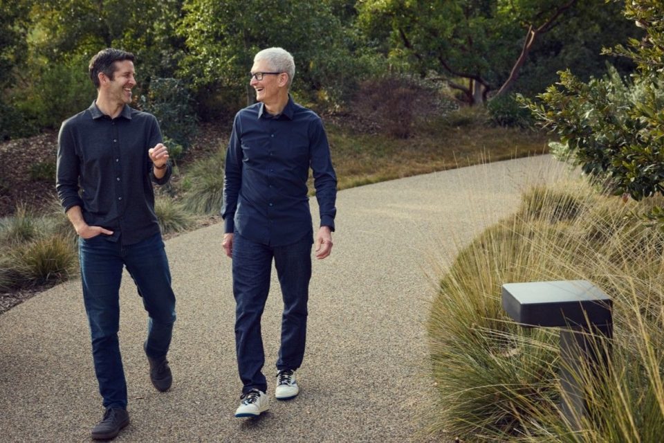 APPLE ENTERS A NEW ERA AS JOHN TERNUS SUCCEEDS TIM COOK AS CEO