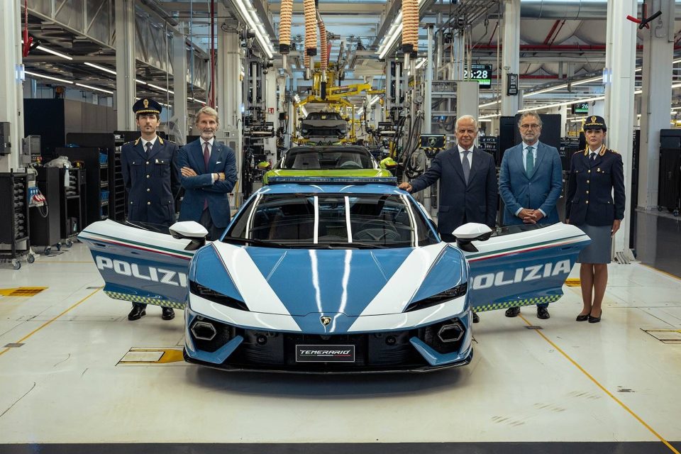 LAMBORGHINI TEMERARIO JOINS THE ITALIAN STATE POLICE FLEET