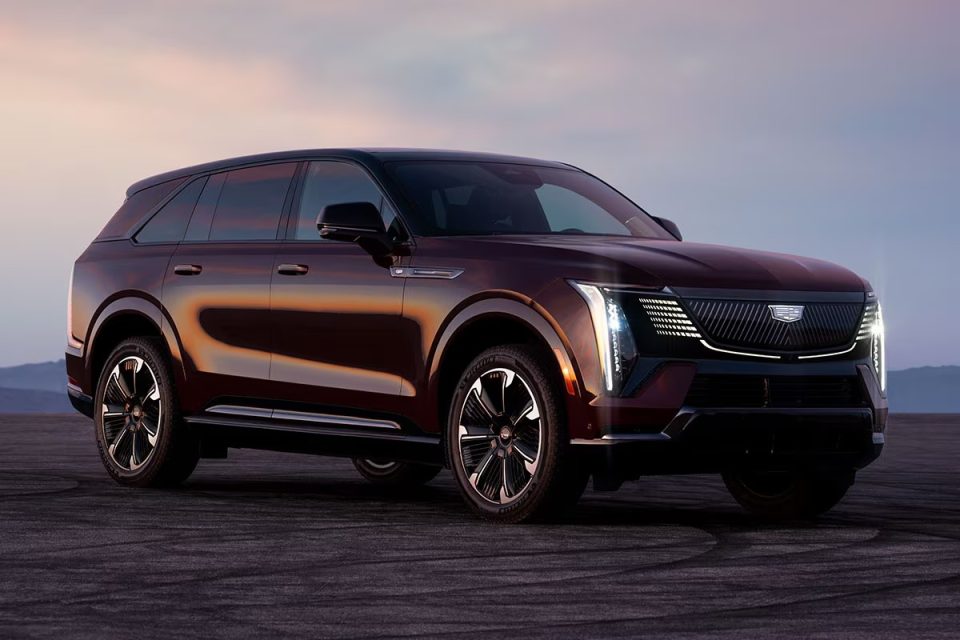CADILLAC ESCALADE IQ: WHEN TECHNOLOGY BEGINS WITH THE CUSTOMER
