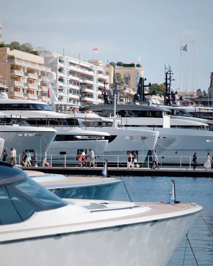 GLOBAL LUXURY HUB source image