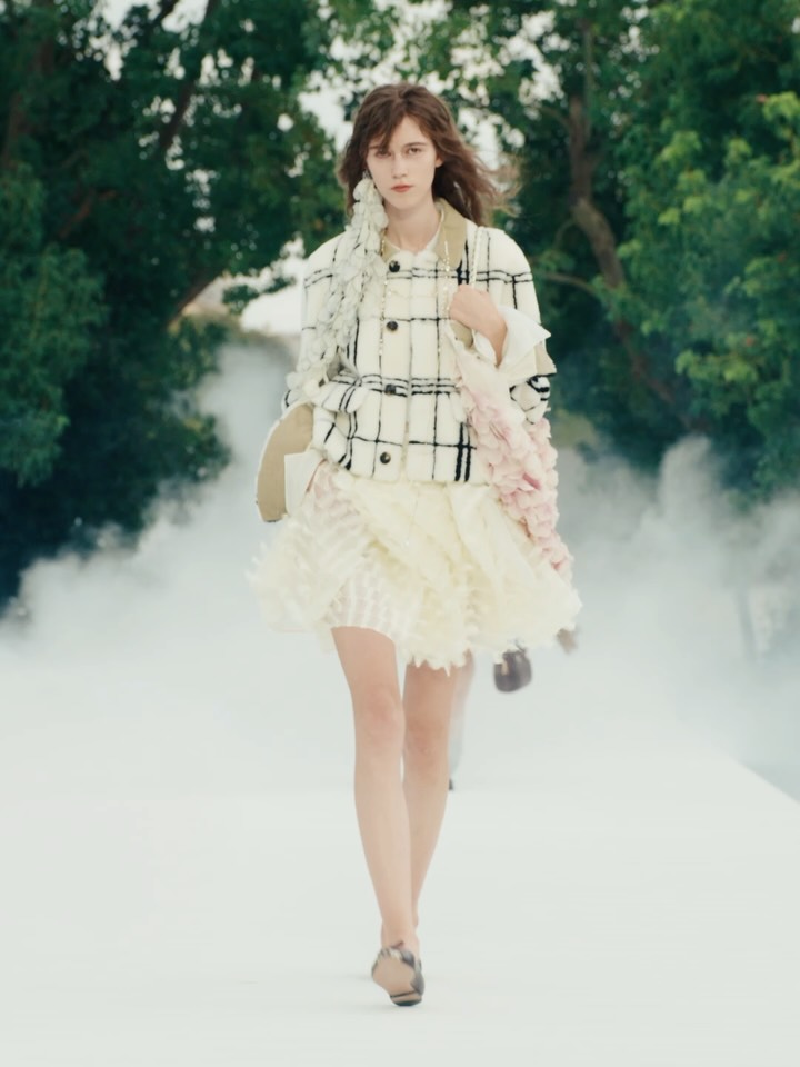 GLOBAL LUXURY HUB source image