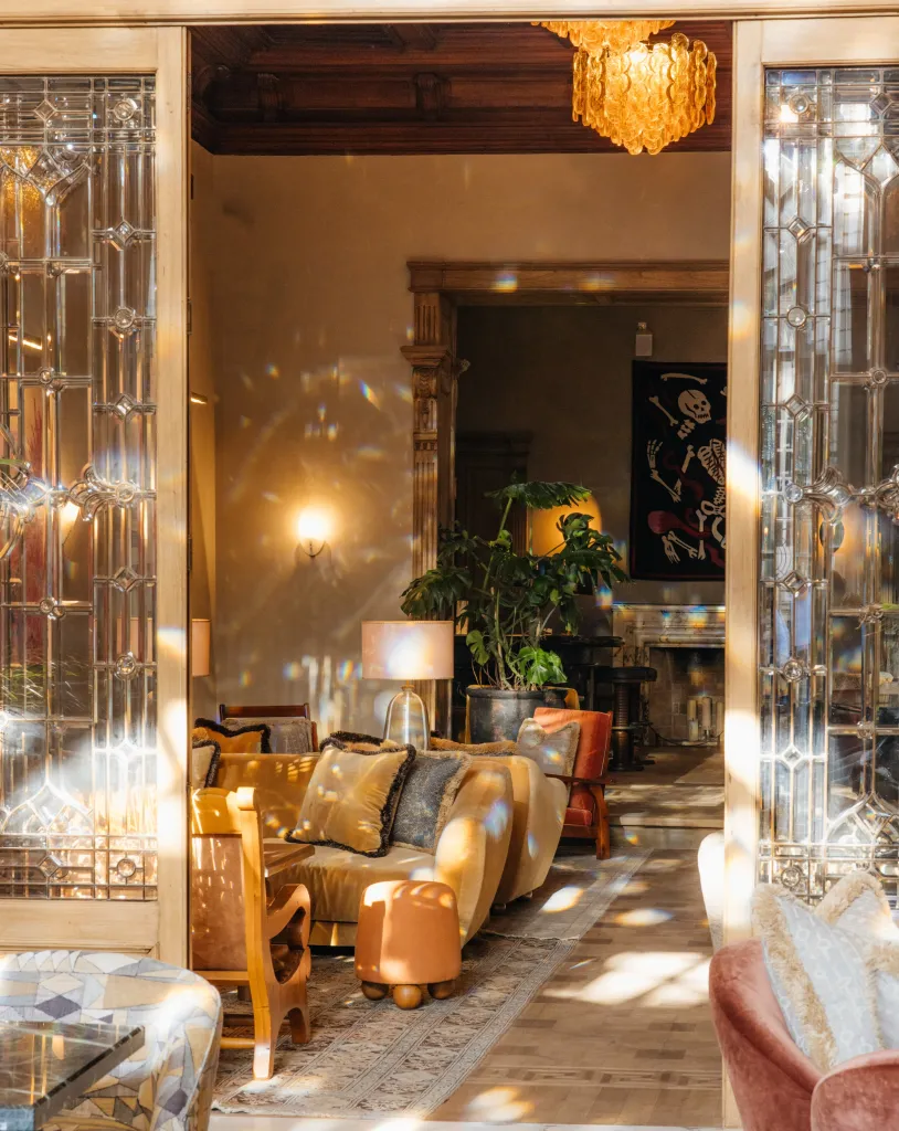 GLOBAL LUXURY HUB source image