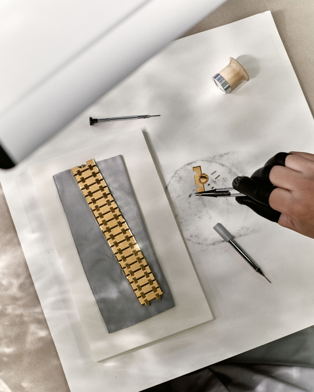 Sunburst Royal Oak Cuff bracelet showcasing refined jewellery craftsmanship and iconic design codes