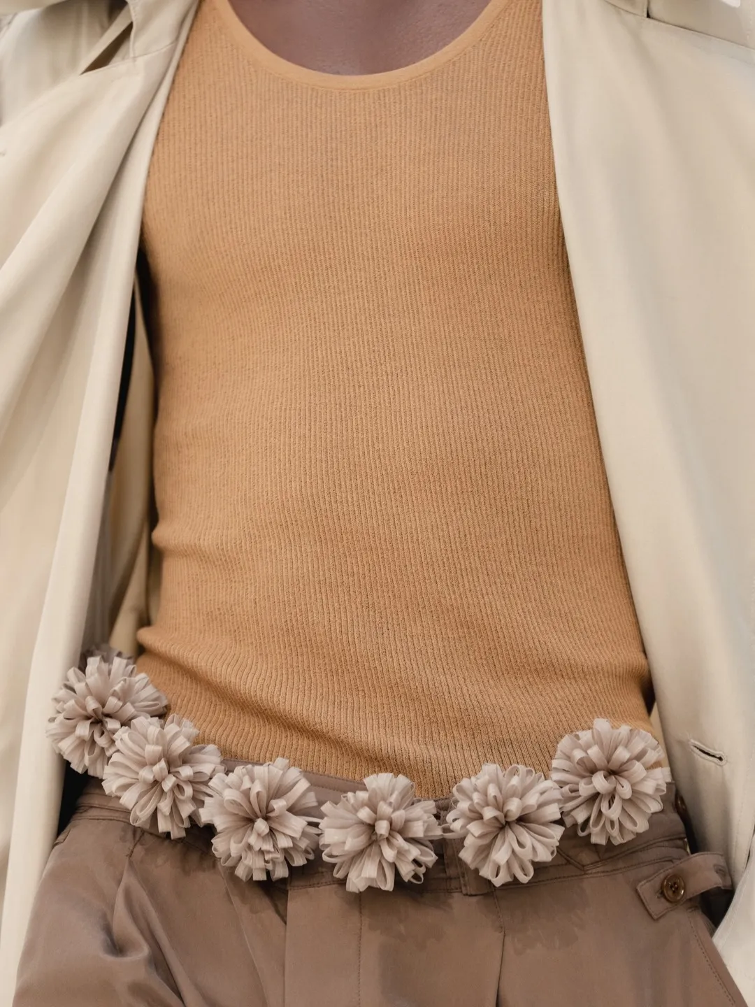 Close-up of sculptural silhouette in blush and cream hues from Les Coraux de la Liberté