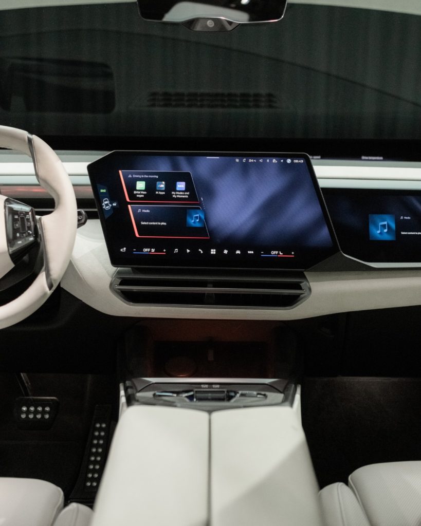 Refined interior craftsmanship of the new BMW X5
