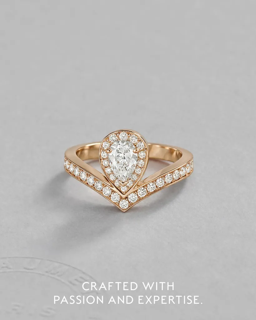 Full view of the Joséphine pendant showcasing the interplay of light through diamond and polished gold