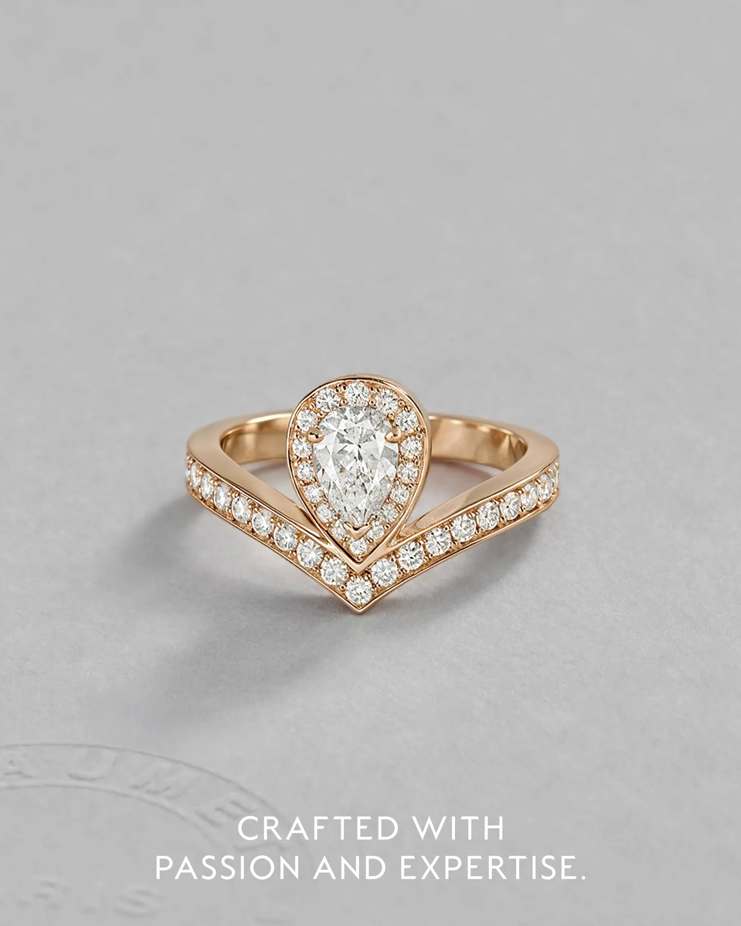 Full view of the Joséphine pendant showcasing the interplay of light through diamond and polished gold