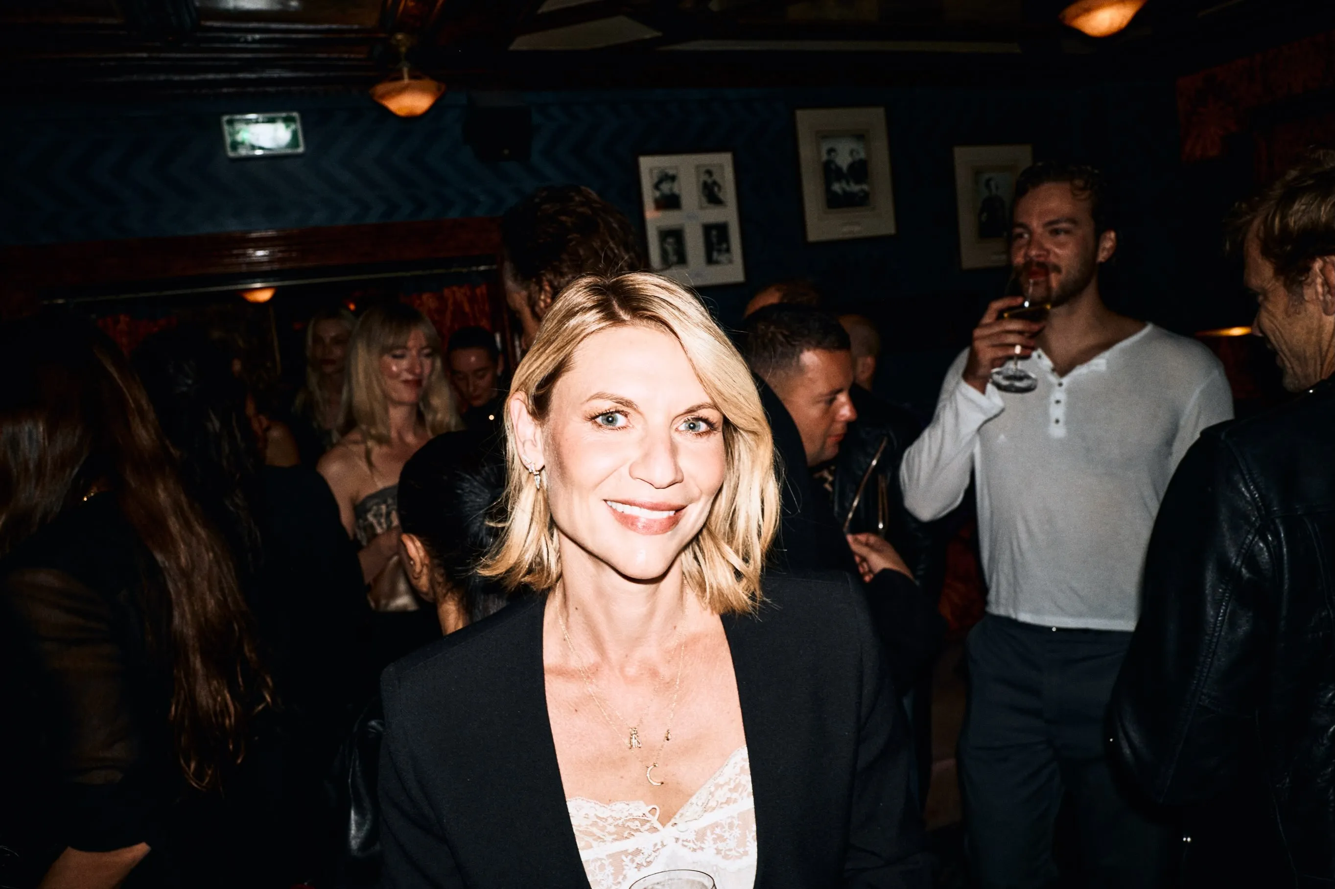 Guest embodying Chloé's effortless aesthetic