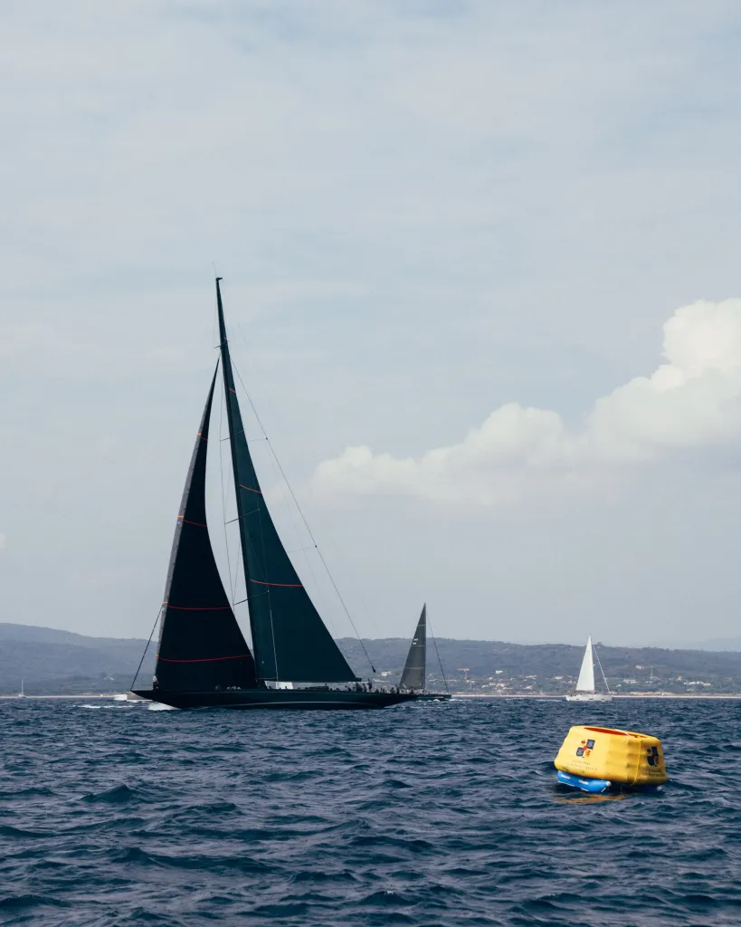 Ariane de Rothschild presenting the Trophée Edmond de Rothschild