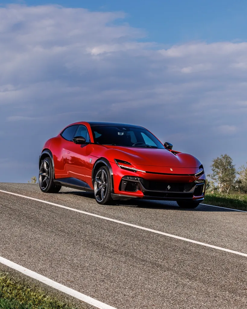 Close-up detail of Purosangue Handling Speciale front fascia and grille design