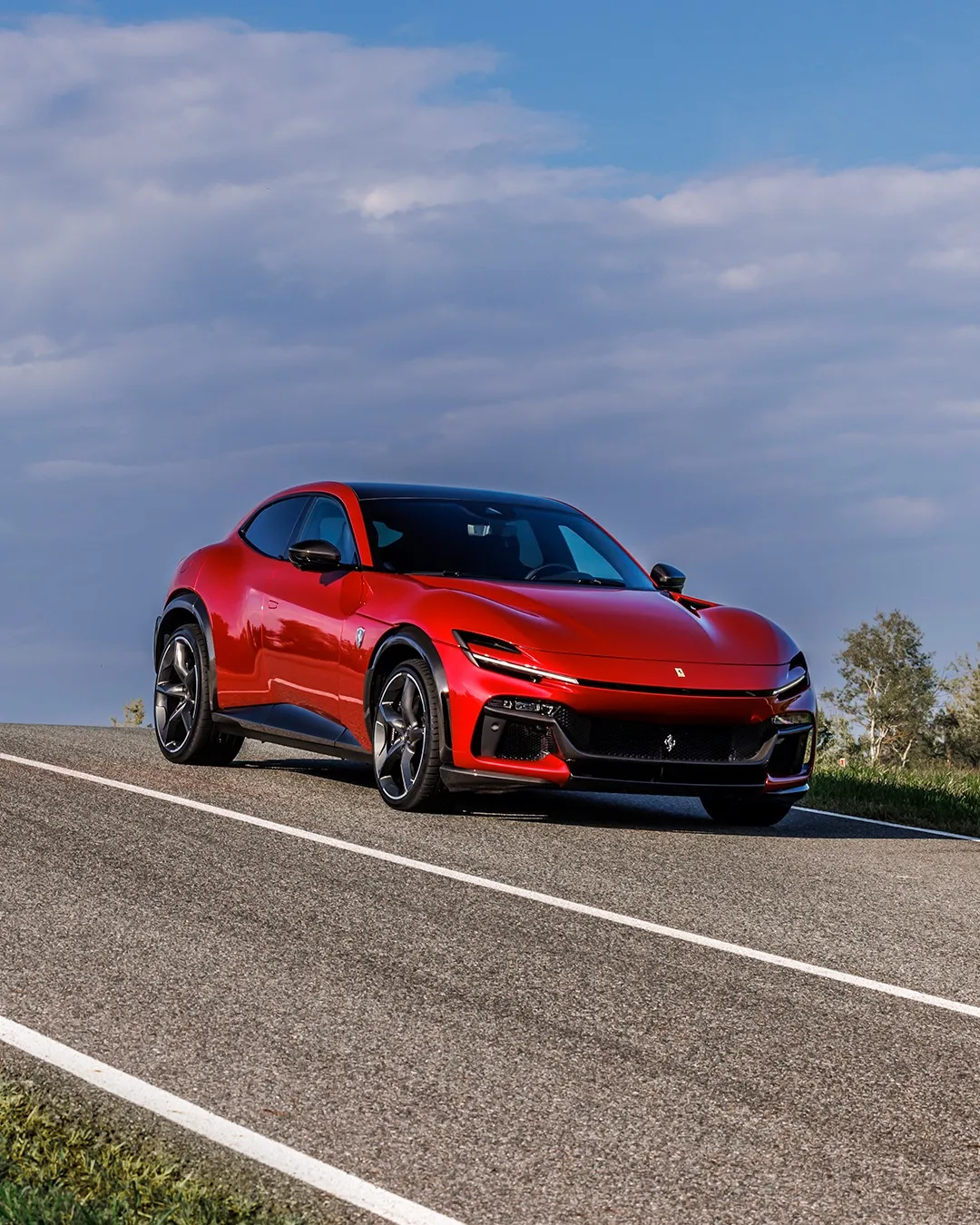 Close-up detail of Purosangue Handling Speciale front fascia and grille design
