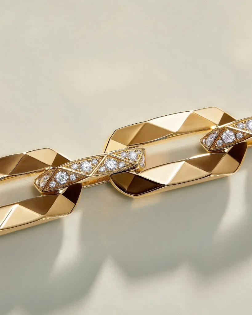 Graff signature collection jewel showcasing precision craftsmanship and gemstone excellence
