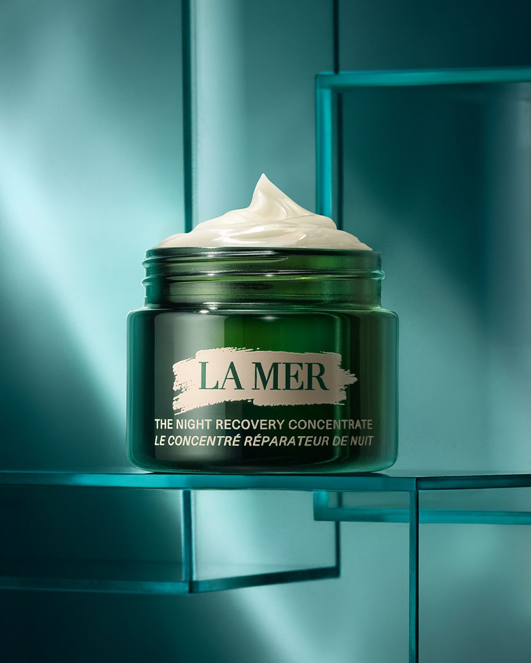La Mer Night Recovery Concentrate, a restorative treatment serum in an elegant glass vessel