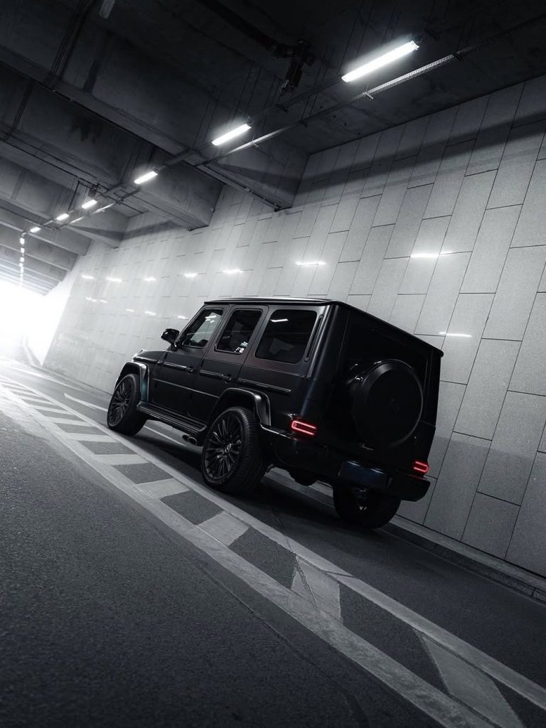 Dynamic perspective of Mercedes-AMG G 63 emphasising engineering excellence and performance capability