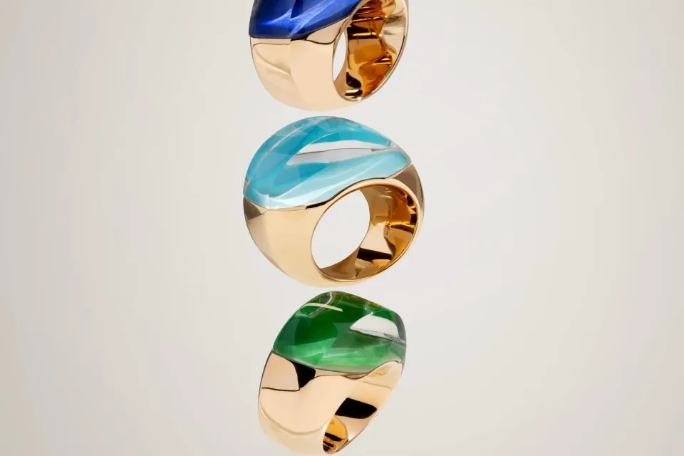 V.Hernier Aladino ring in rose gold with hand-crafted layered stones, showcasing the Trasparenze technique with smooth sensual surface finish