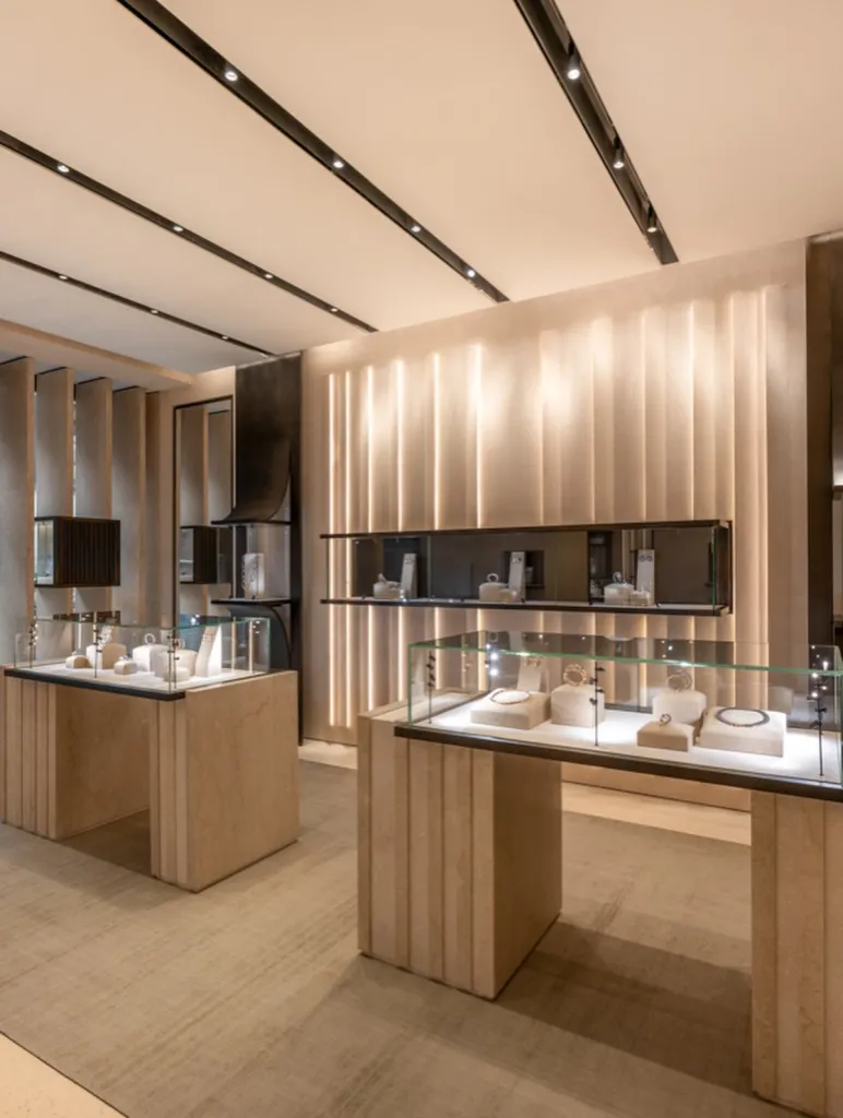Curated jewellery presentation within the immersive Vhernier Mayfair environment